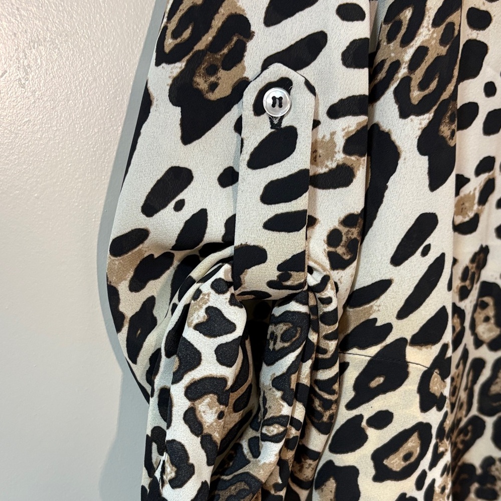 Leopard Print Duster - Picture 2 of 8